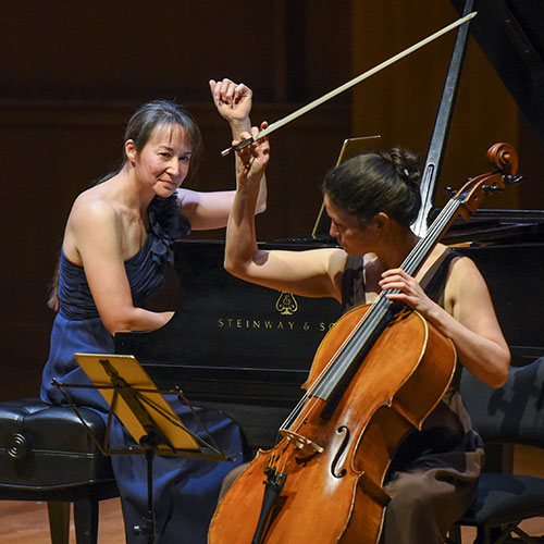 Naomi Niskala on the piano and An-Lin Bardin on the cello.
